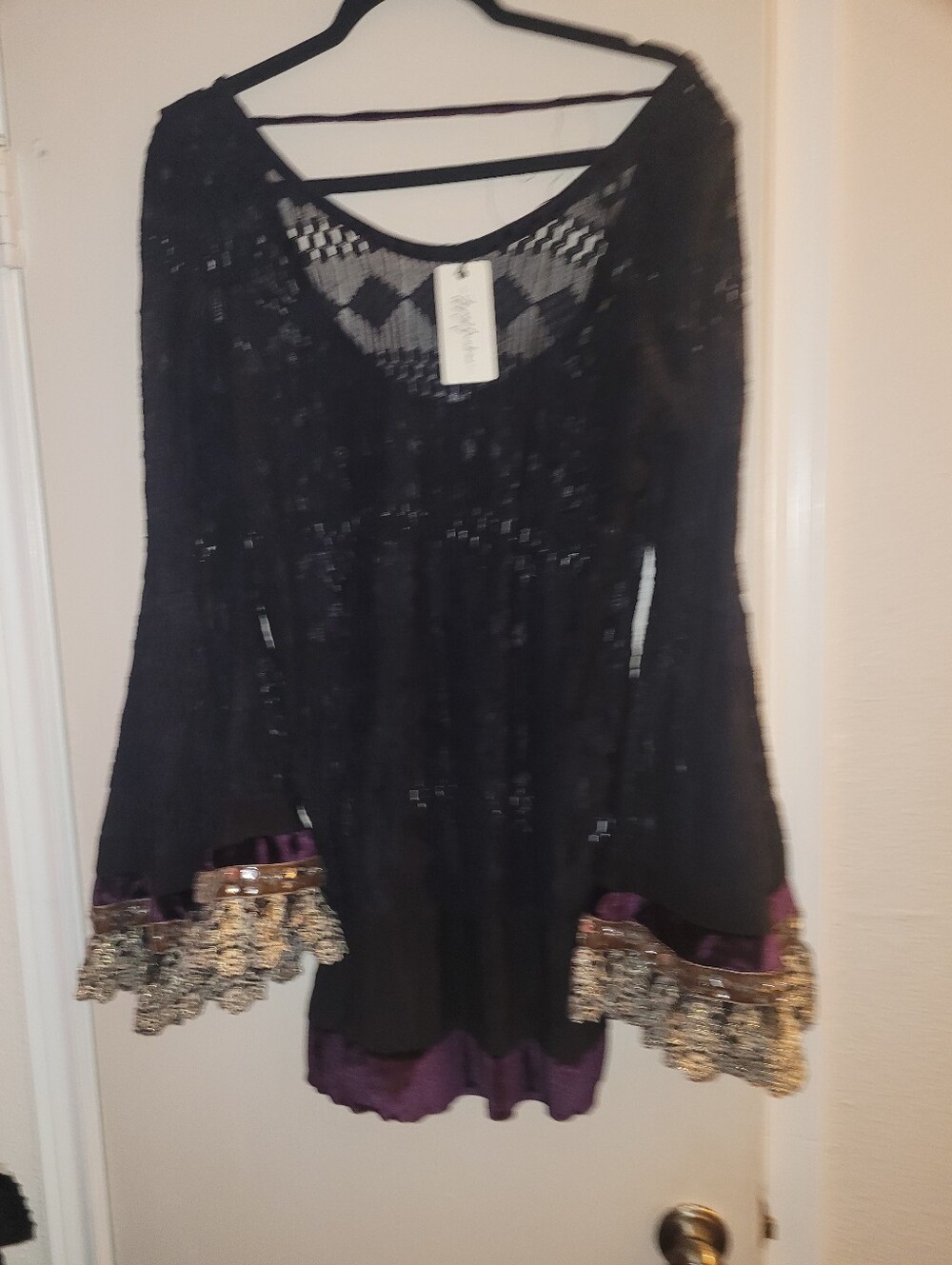 Gypsy Junkies for Free People Black Lace Bell Sleeve Top M/L Nwt - Picture 2 of 3